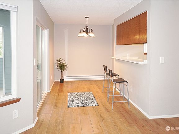 4th image of 21937 7th Avenue S #215