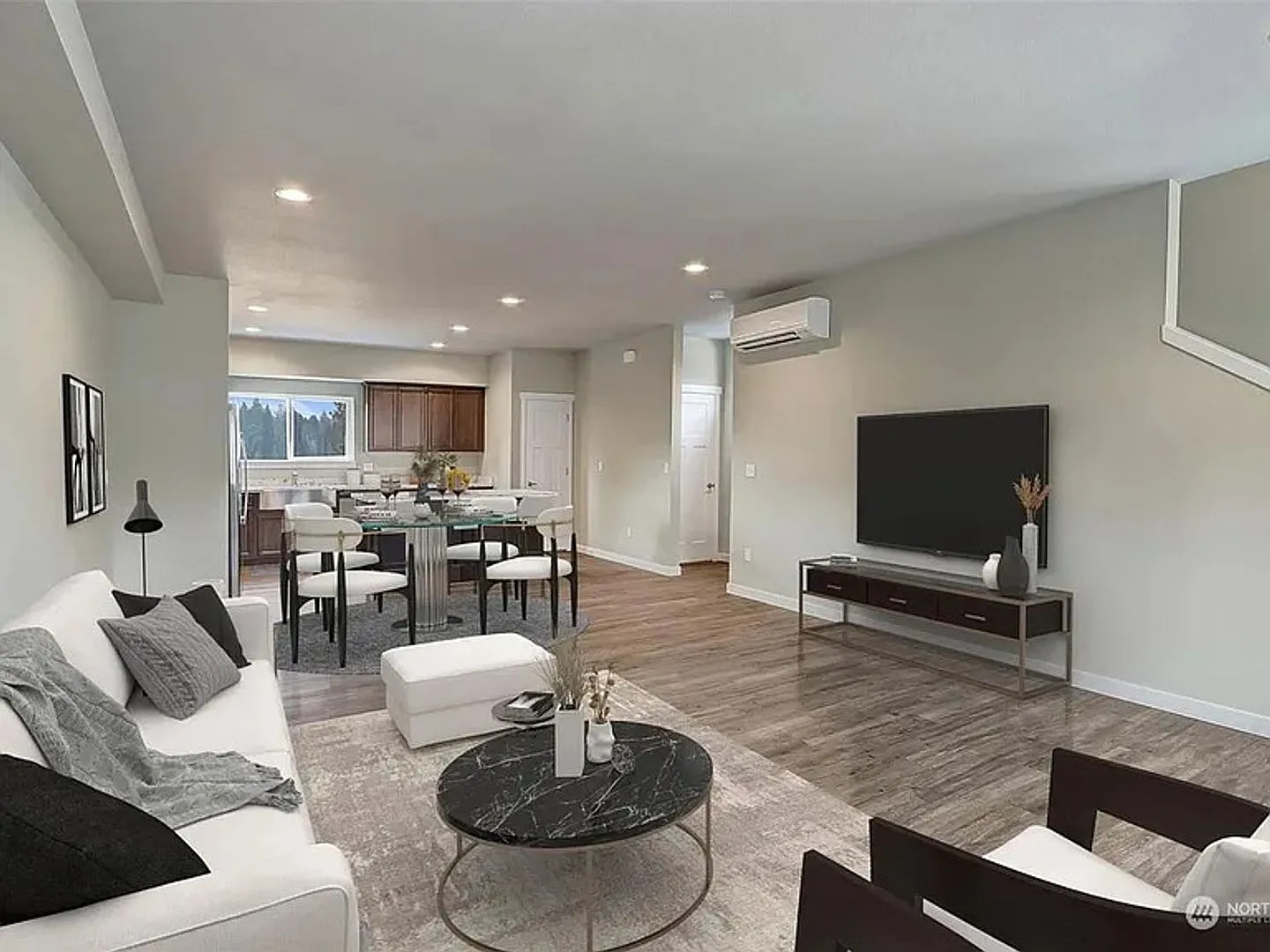 Beautiful 3 Bedroom 3.5 bathroom townhome available NOW! — Photo 2
