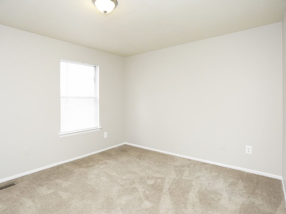 2nd image of 73 Willow Creek Dr #81201