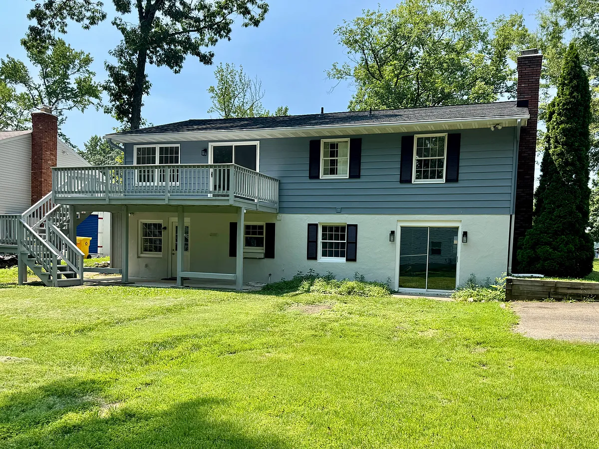 Building Photo - 230 Cape Saint John Rd