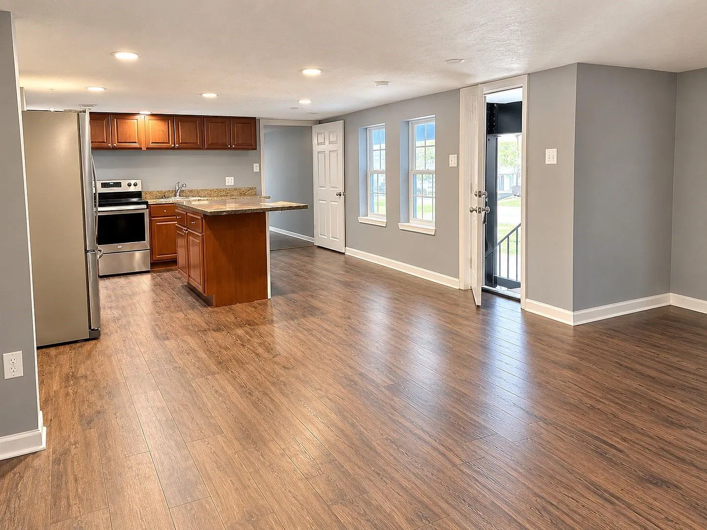 1 bed, 1.0 bath, $950 — Photo 2