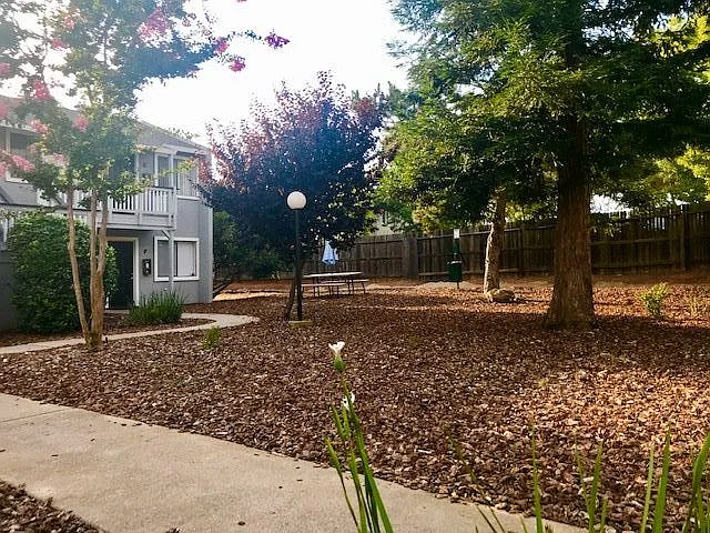 3341 Cimmarron Rd #H — Photo 7