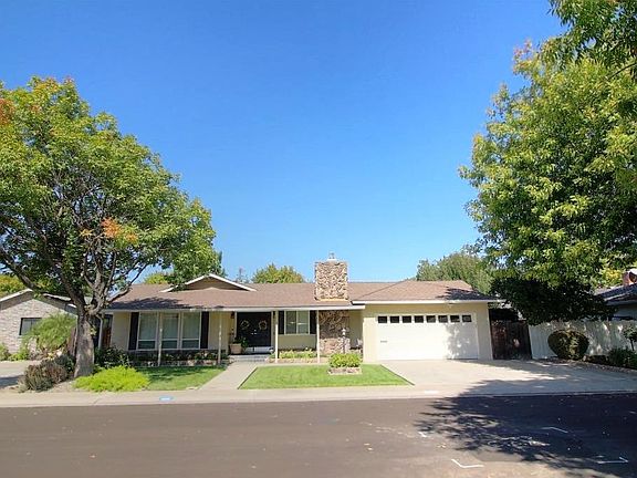 5th image of 605 Mayflower St