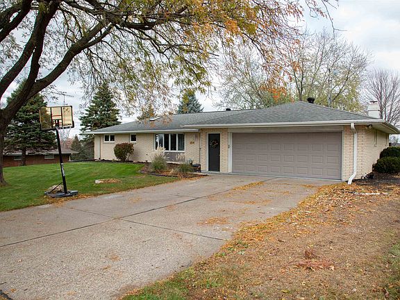 2nd image of 16870 Muntz Ct