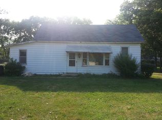 818 W South St, Bethany, IL 61914