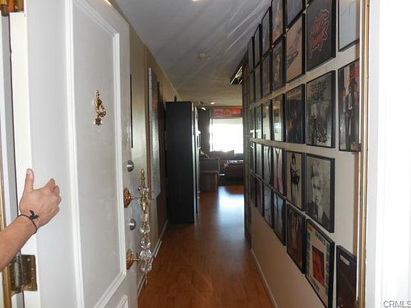 3rd image of 102 Scholz Plz Penthouse 43