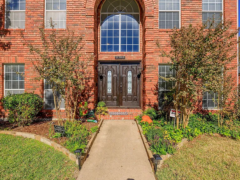 2705 Trophy Dr — Photo 38