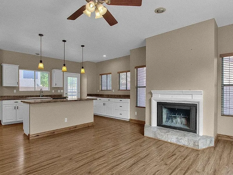 3110 W Baylor Ln — Photo 17