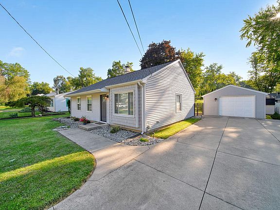 3rd image of 3451 Cambridge Ave