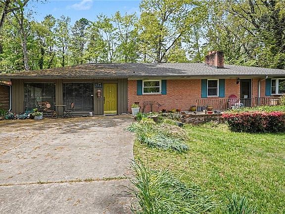 3rd image of 133 Circle Dr