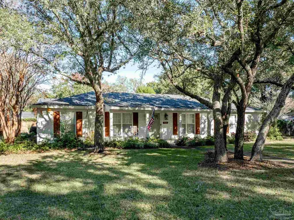 831 Bay Cliffs Rd, Gulf Breeze, FL 32561