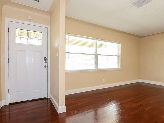 3rd image of 660 62nd Ave S