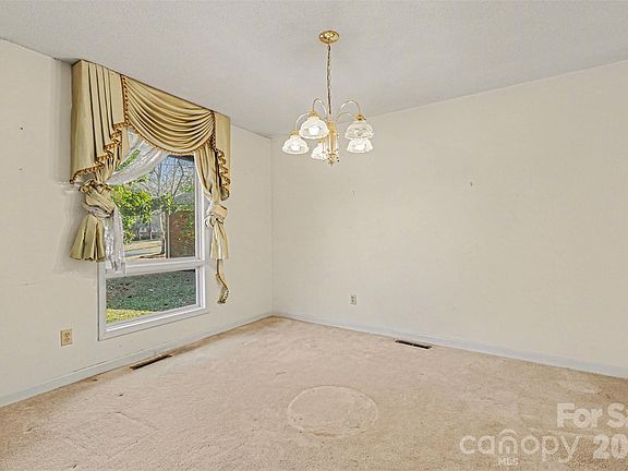 5th image of 7014 Delisa Dr