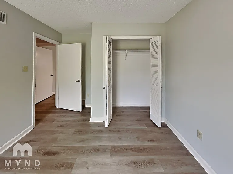 7406 Doncaster Ln — Photo 13