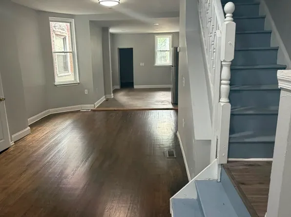 240 S 61st St, Philadelphia, PA 19139