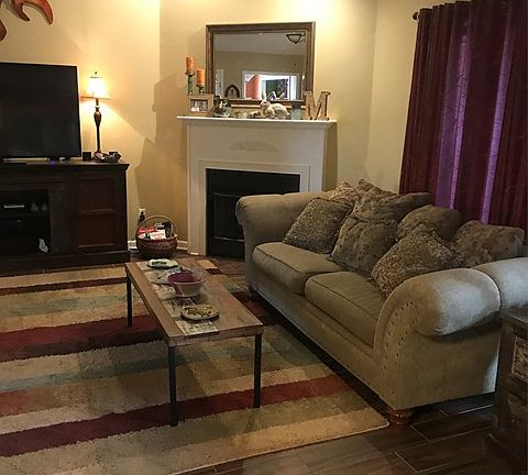 2nd image of 180 Lakes Dr S