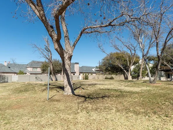 1602 Country Club Dr, Midland, TX 79701