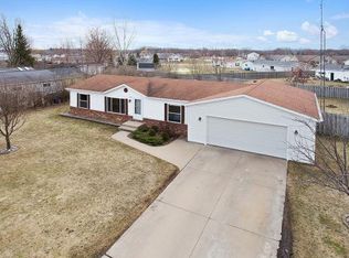 2918 Manitowoc Rd, Green Bay, WI 54311