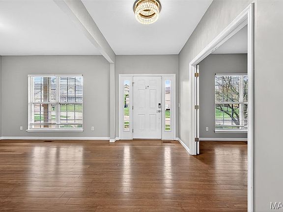 5th image of 105 Kendl Ct