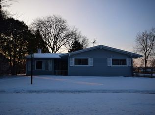 704 Lincolnwood Dr, Streamwood, IL 60107