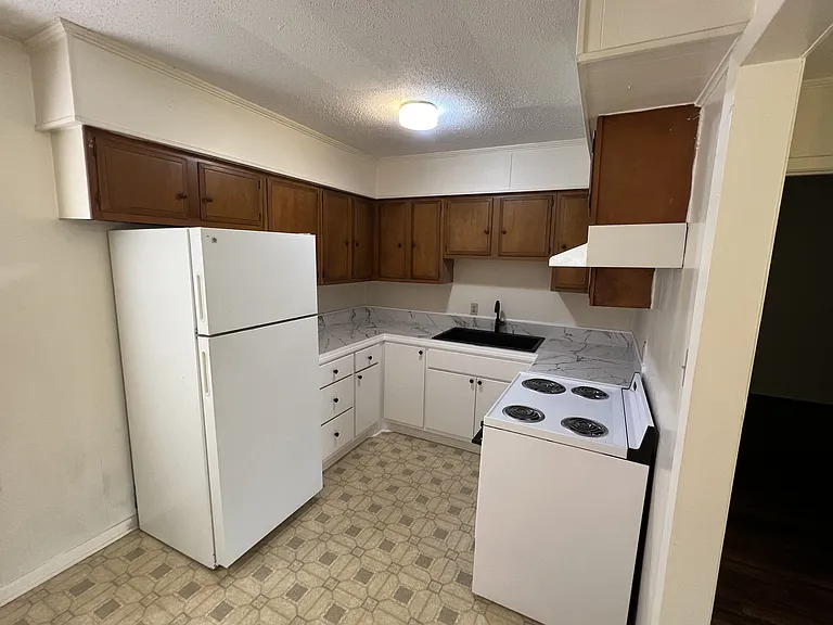 216 Wedgewood St #1 — Photo 4