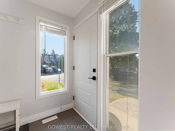 4th image of 94 Fieldgate Dr