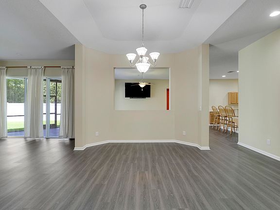 3rd image of 10075 Freesian Way