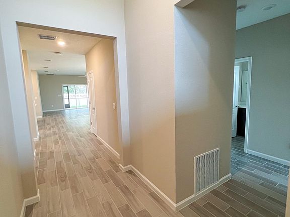 5th image of 25 Athens Dr
