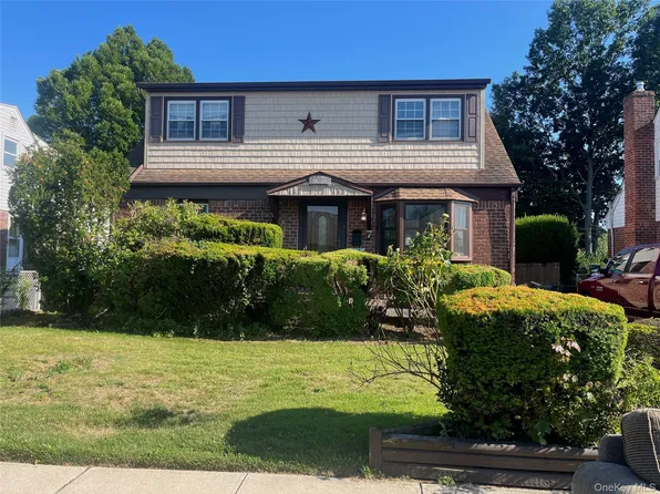 7 Edward Avenue, Hicksville, NY 11801