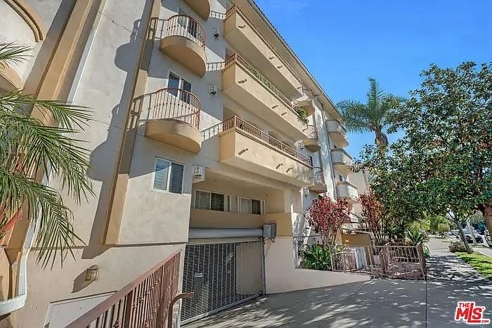 1st image of 1828 Glendon Ave APT 203