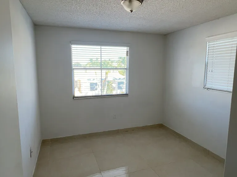 4021 SW 72nd Dr — Photo 22