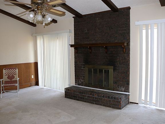 3rd image of 134 E Dawn Dr