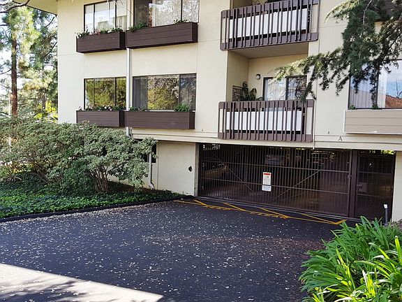 3rd image of 2140 Santa Cruz Ave APT A104