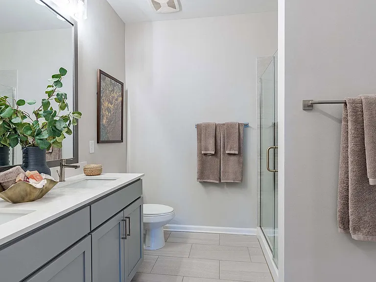Paxton Place Apartments — Photo 19