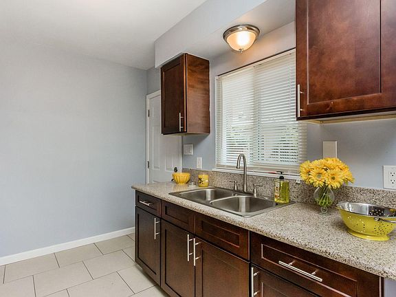 5th image of 624 W Peralta Way #A