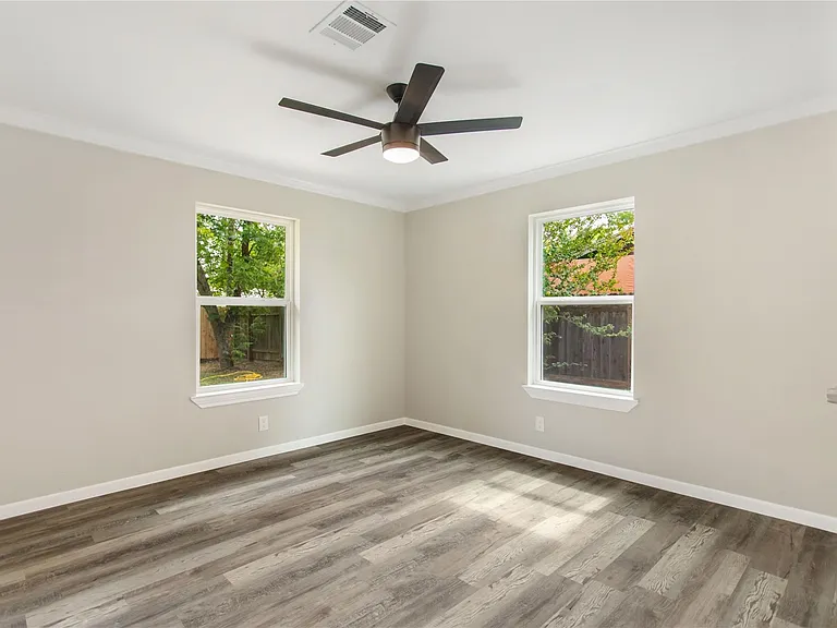 904 Westview Cir — Photo 21