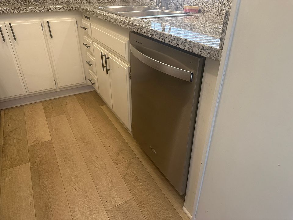 Newer dish washer