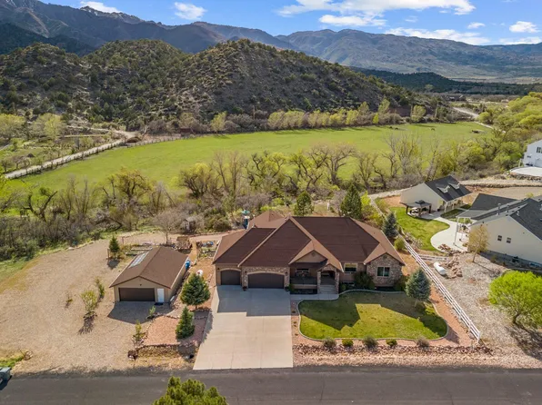852 S 800 E, New Harmony, UT 84757