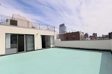 Rented by Julien Aractingi, LREB