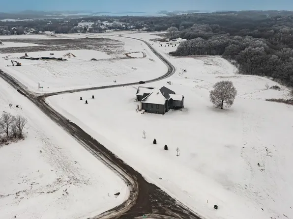 Royal Oaks Cir SW #L8b4, Rochester, MN 55902