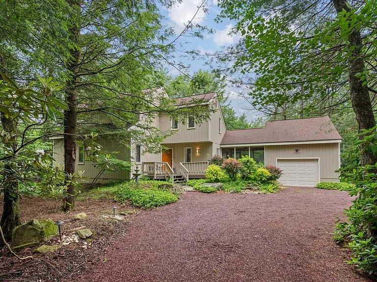 155 Tanglewood Dr — Photo 1
