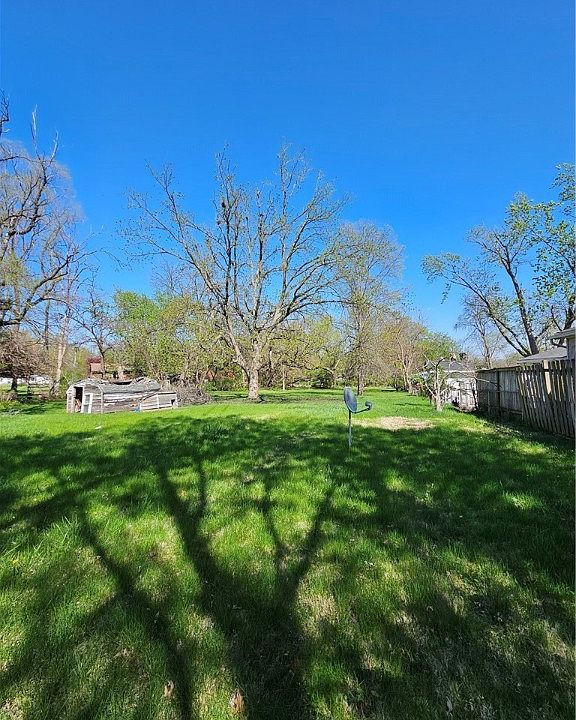 2nd image of 4295 NE 28th St