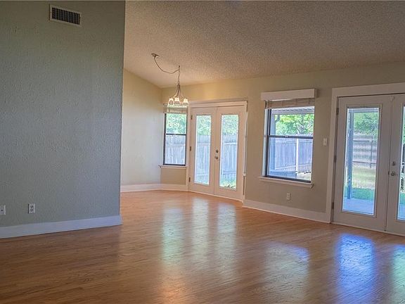 5th image of 905 Great Oaks Cv
