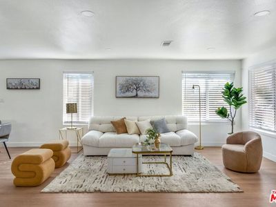 5832 6th Ave, Los Angeles, CA, 90043