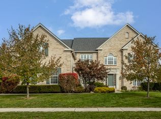 2572 Dawn Ridge Dr, Carmel, IN 46074