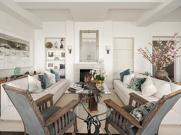 3rd image of 450 E 52nd St APT 15