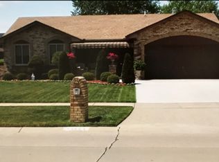 43503 Sunnypoint Dr, Sterling Heights, MI 48313