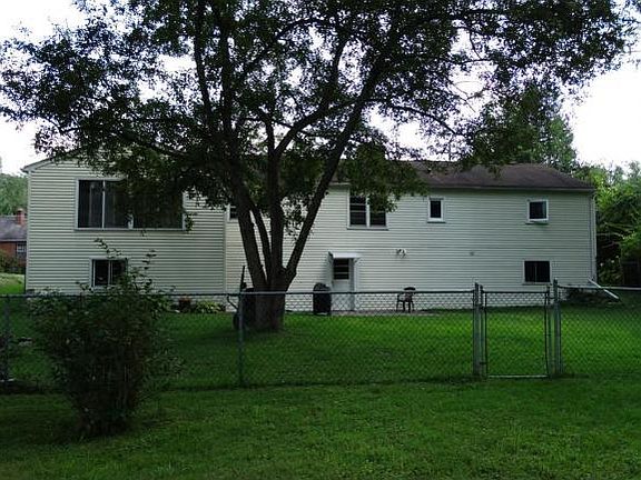 2nd image of 3429 Stratford Dr