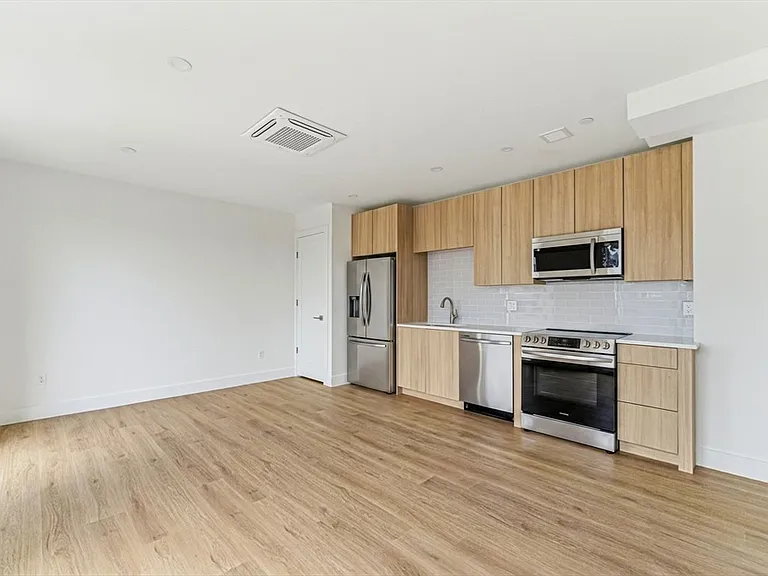 1035 Commonwealth Ave #609 — Photo 4