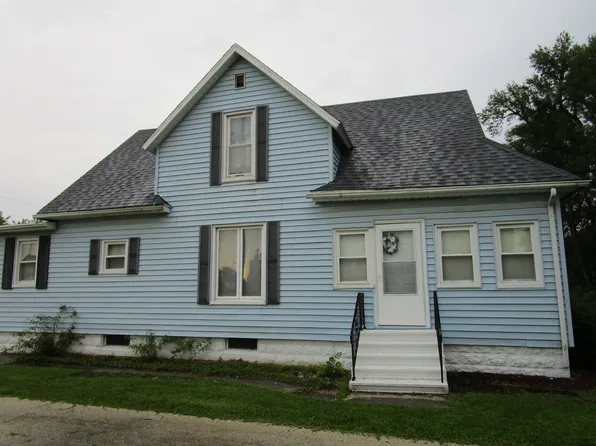 321 E Cleveland St, Cullom, IL 60929